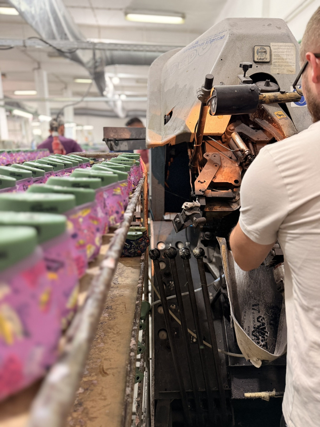 Footwear lasting machine in production